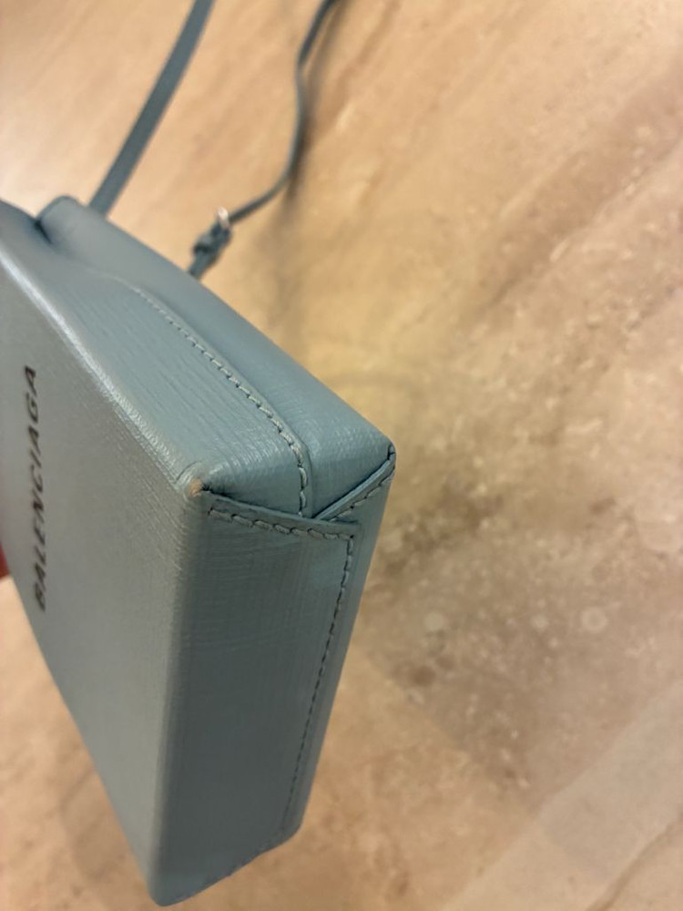 발렌시아가 크로스백 정품 이미지