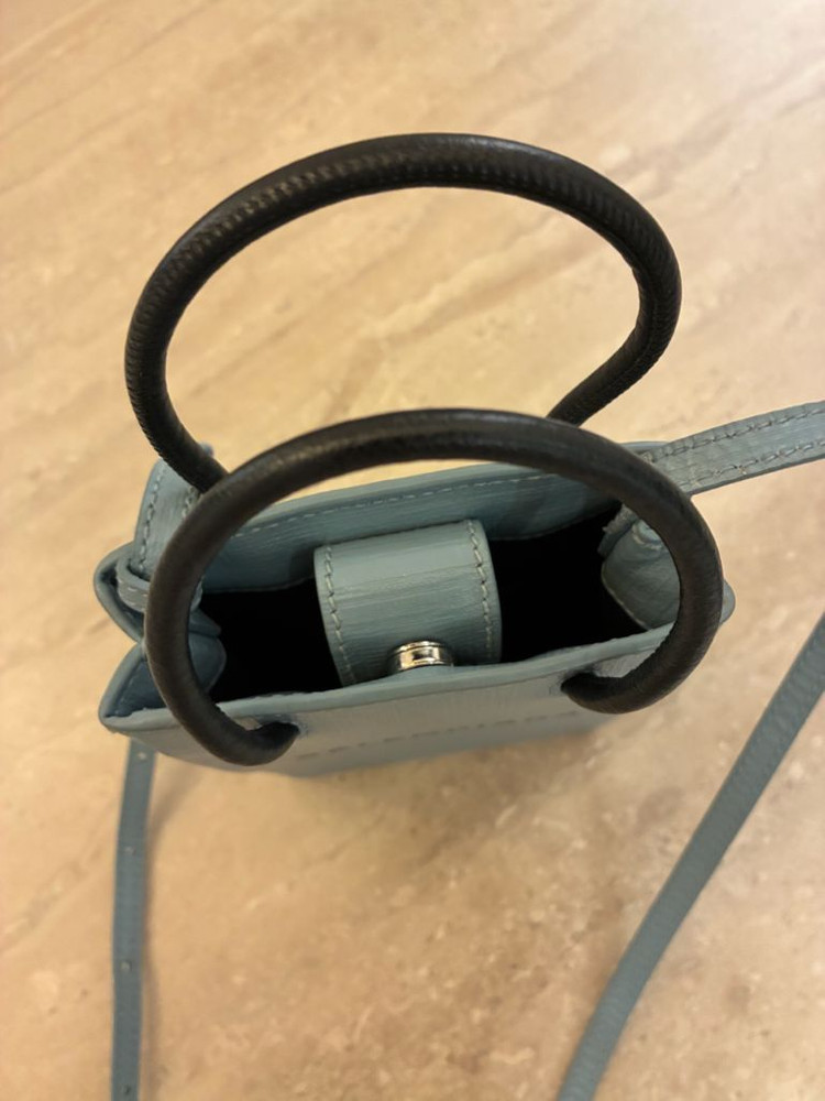 발렌시아가 크로스백 정품 이미지