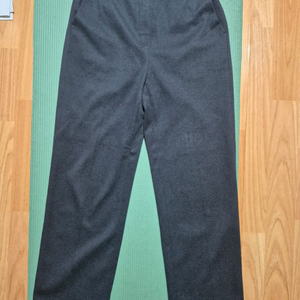 새옷 같은 POLHAM 회색 바지 26사이즈