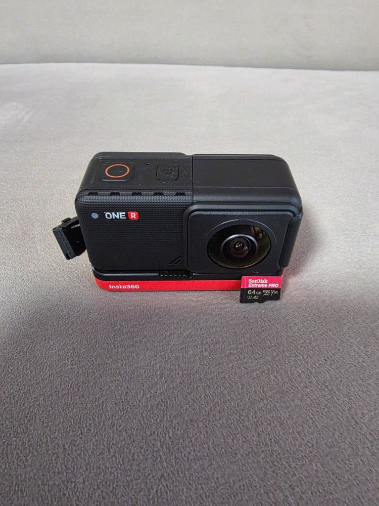 인스타360 ONE R 이미지