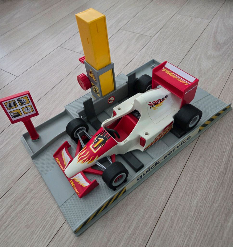 플레이모빌 F1 레이싱 카와 정비소 세트 이미지