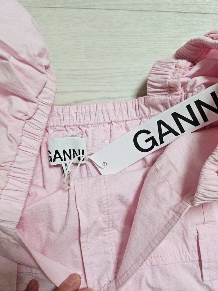 GANNI 퍼프소매 핑크원피스--3