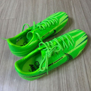 나이키 cr7 머큐리얼 축구화 250 새제품