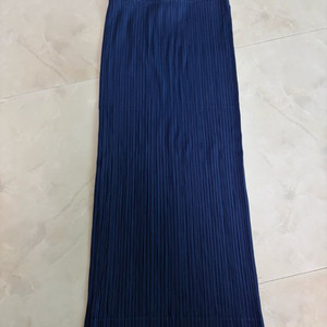 플리츠플리즈 씨커스커트 네이비