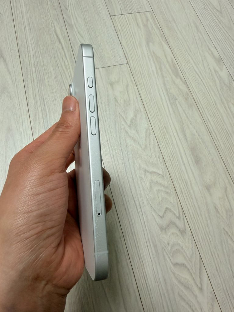 아이폰16 256기가 팔아요--6