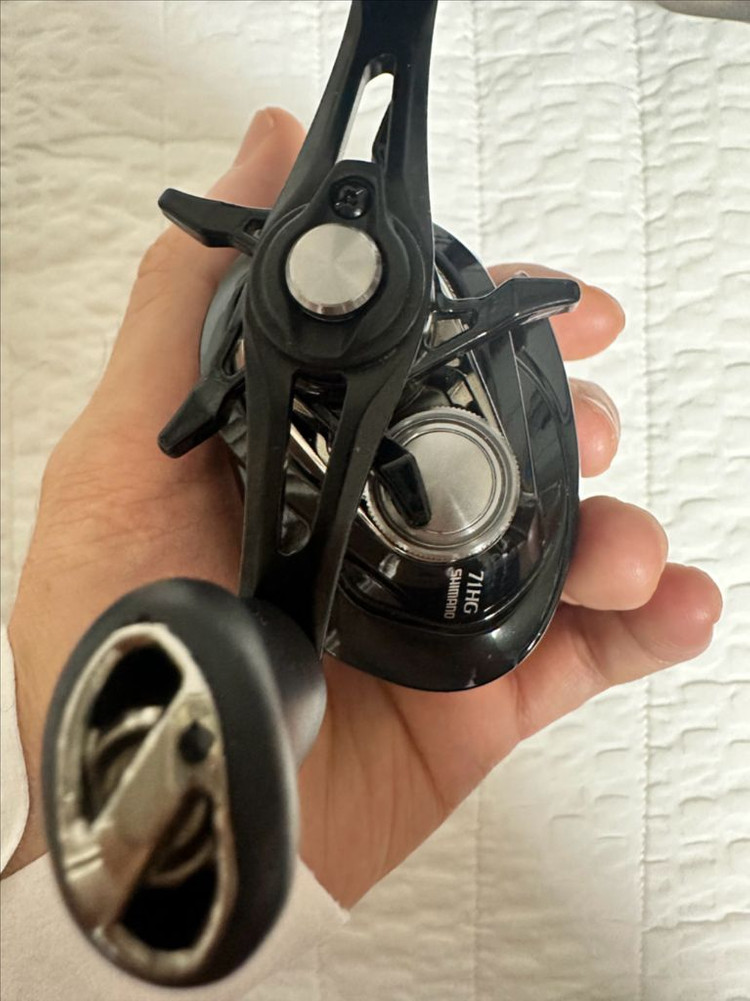 시마노 24메타늄dc 6,7점대 팝니다 이미지