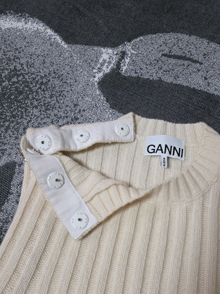 가니 GANNI 주얼리 버튼 니트 베스트--2