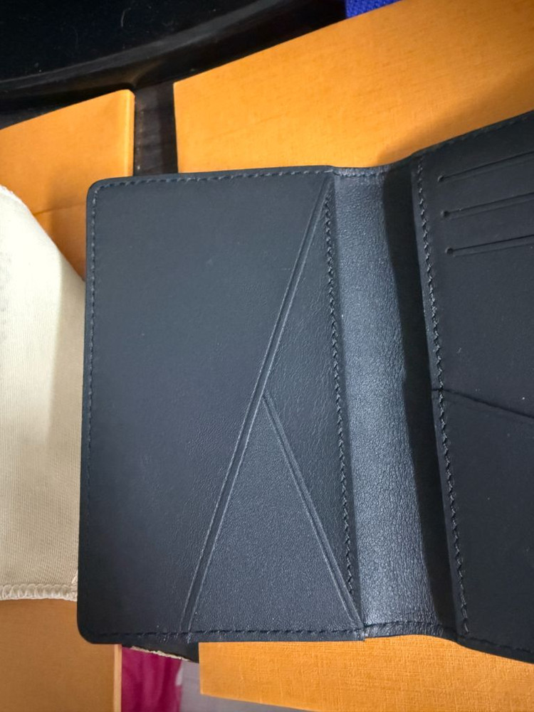 루이비통 포켓오거나이저 카드지갑 이미지