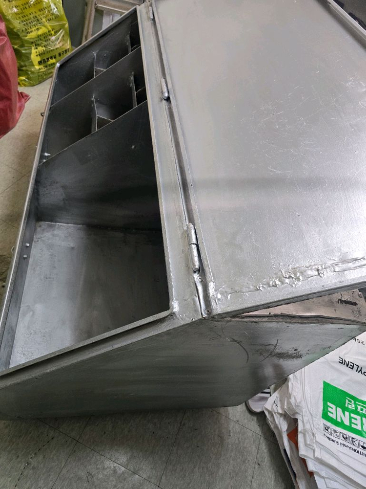 차량 용 공구통 이미지