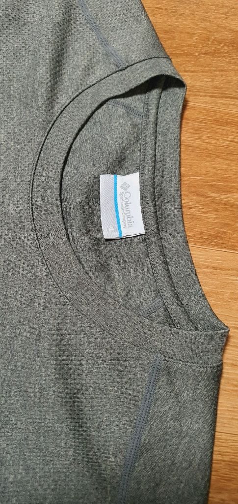 남.100) 컬럼비아 남성 등산 긴팔티 / 아웃도어 트레이닝 사무실 이미지