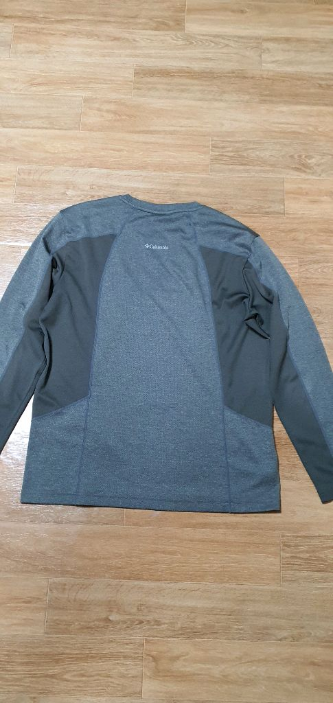 남.100) 컬럼비아 남성 등산 긴팔티 / 아웃도어 트레이닝 사무실 이미지