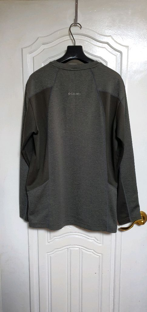 남.100) 컬럼비아 남성 등산 긴팔티 / 아웃도어 트레이닝 사무실 이미지