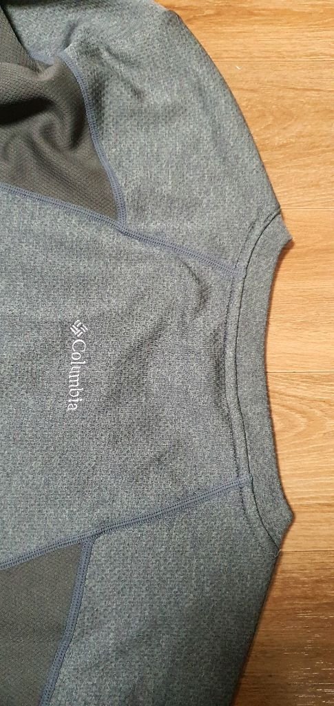 남.100) 컬럼비아 남성 등산 긴팔티 / 아웃도어 트레이닝 사무실 이미지