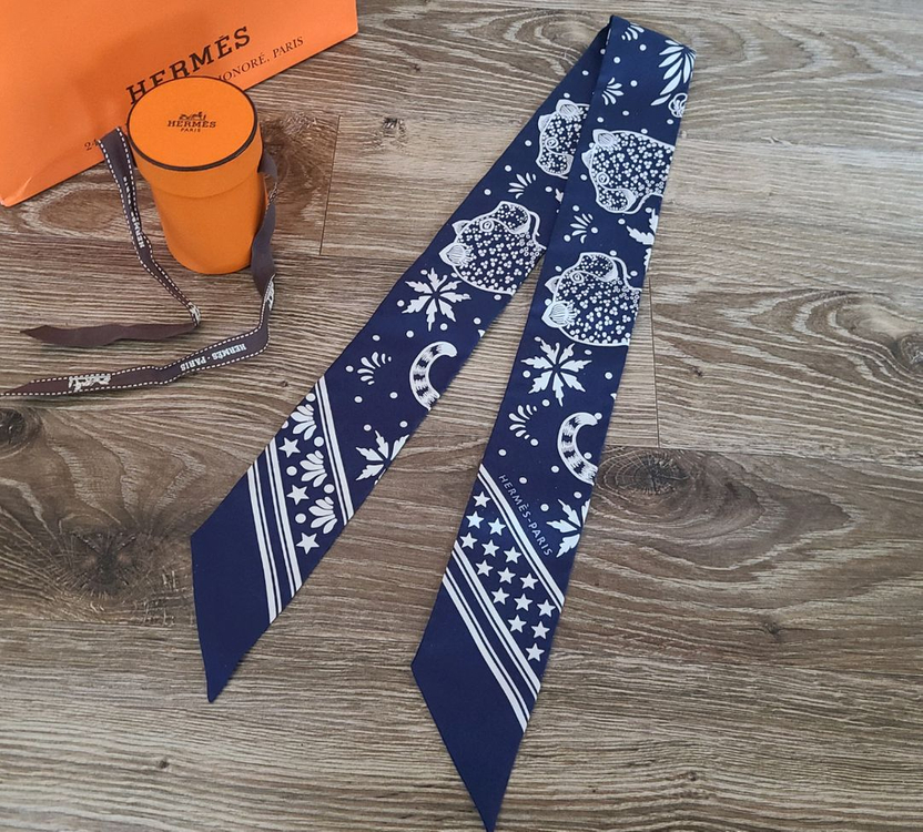 에르메스 트윌리 스카프 방도컨피덴셜 머플러테수토호보백아바백크로스백구찌디올프라다에르메스셀린느샤셀생로랑--6