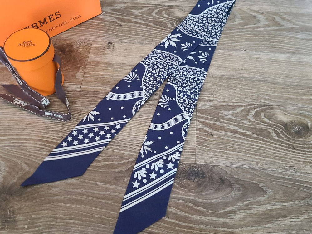 에르메스 트윌리 스카프 방도컨피덴셜 머플러테수토호보백아바백크로스백구찌디올프라다에르메스셀린느샤셀생로랑--8