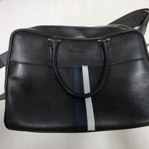 페라가모 정품 가죽 서류가방 팝니다. 단품 입니다. 15만원