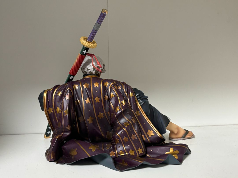 원피스 트라팔가 로우 메가하우스 POP 피규어 이미지