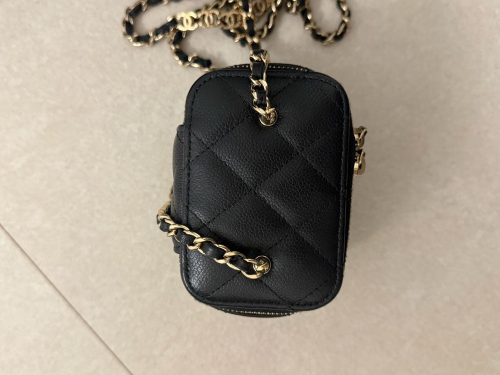 샤넬 미니백 베니티백 블랙 캐비어 이미지