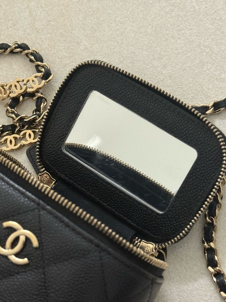 샤넬 미니백 베니티백 블랙 캐비어 이미지