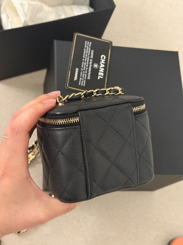 샤넬 미니백 베니티백 블랙 캐비어 이미지