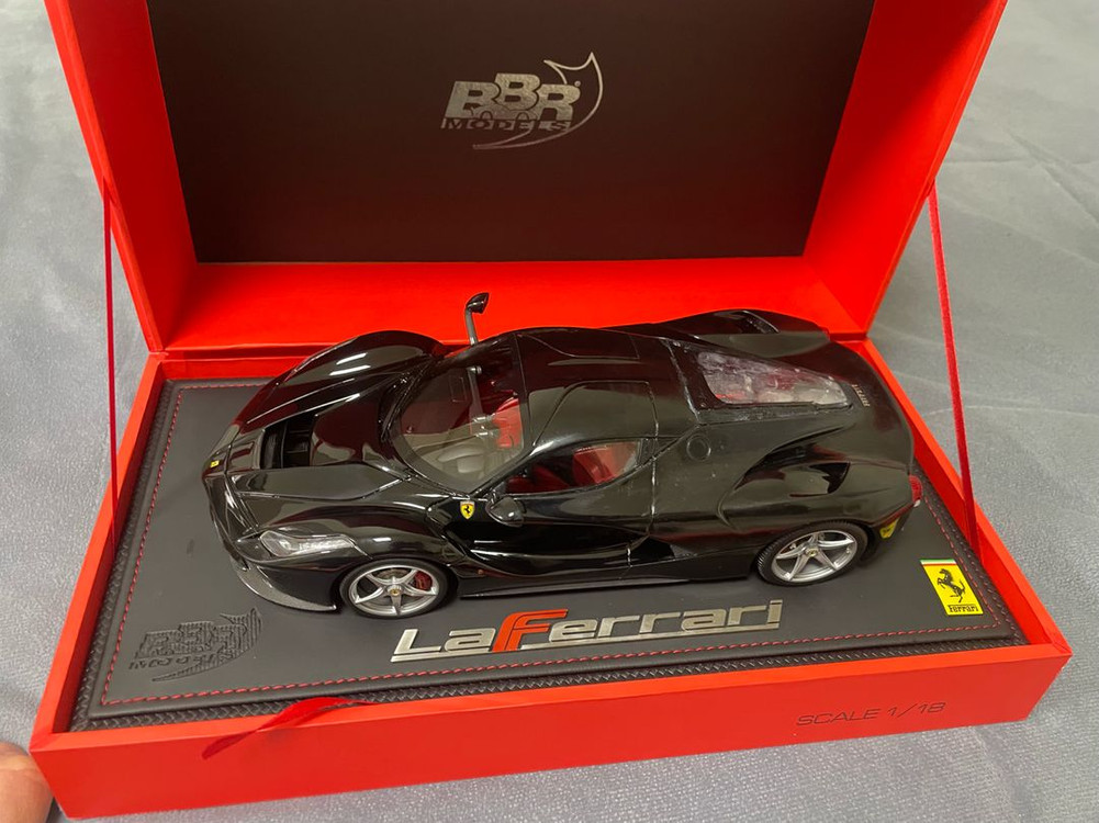 bbr 라페라리 블랙 레진 판매합니다(오토아트,미니챔프) 이미지