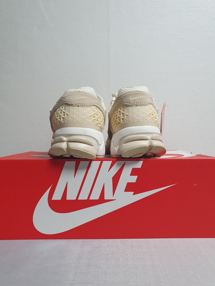 [미사용] 나이키 줌 보메로5 245mm 정품 이미지