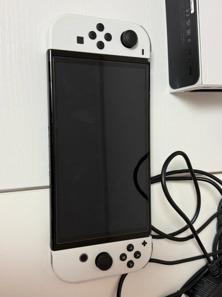 닌텐도 스위치 화이트 oled 풀구성 판매합니다.--1