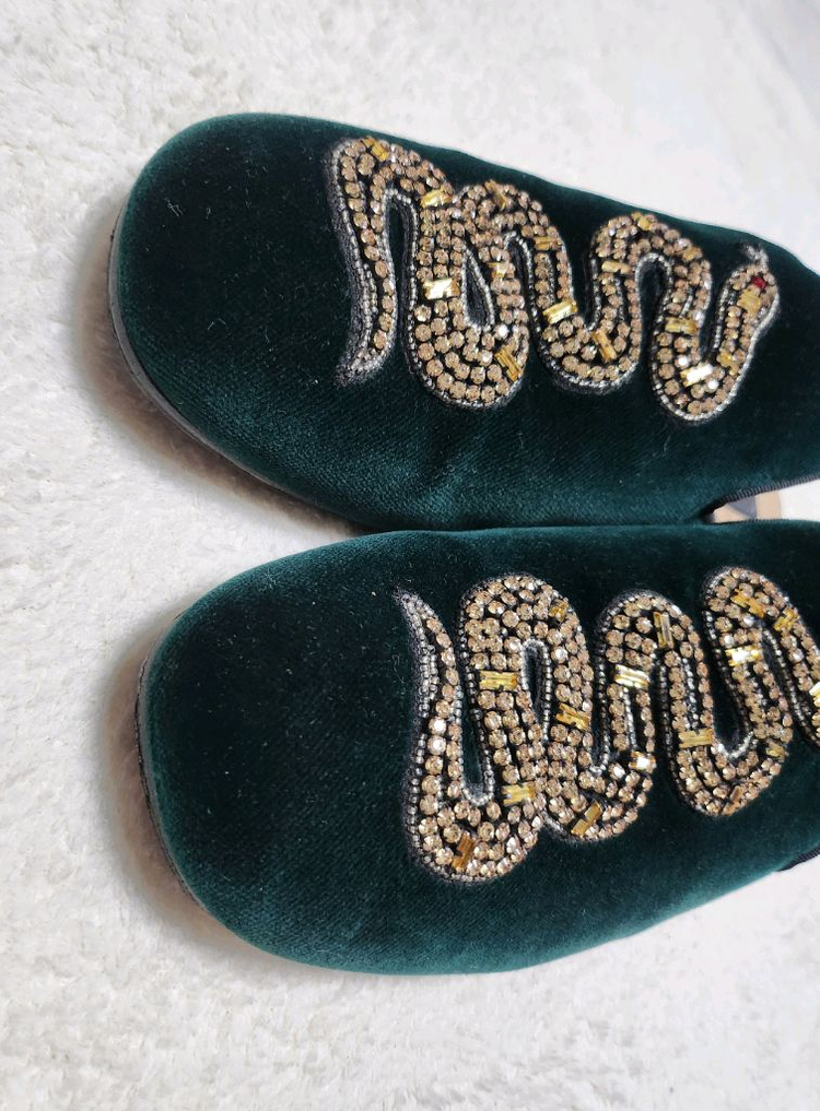 구찌 크리스탈 벨벳 스네이크 뮬37.5/240 이미지