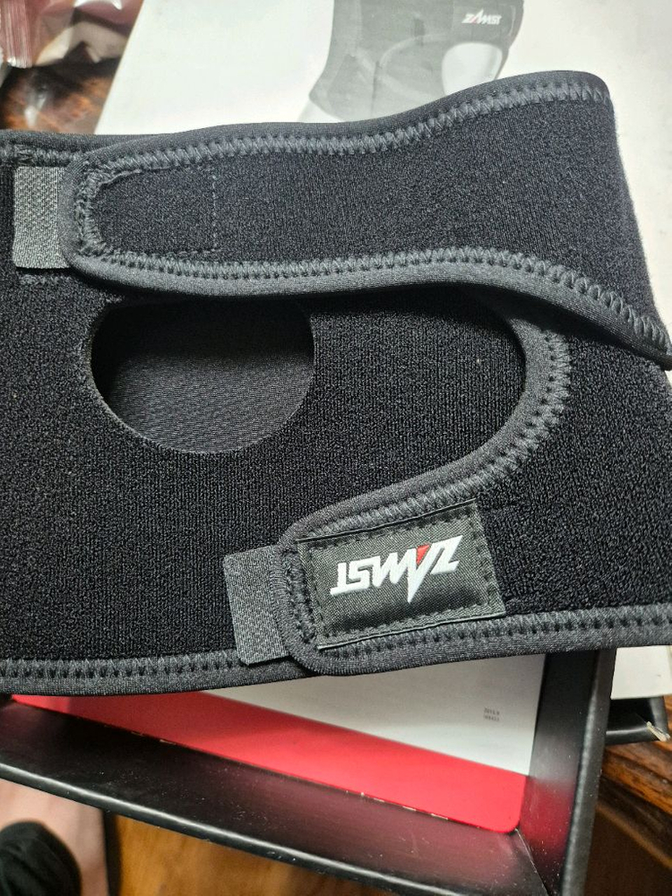 잠스트 M사이즈 무릎보호대 이미지