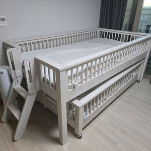 홈앤힐 원목 2층 침대 이미지