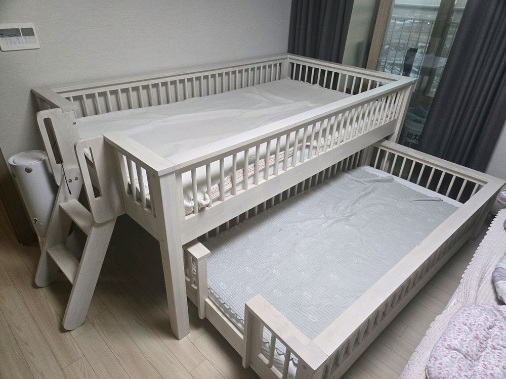 홈앤힐 원목 2층 침대 이미지