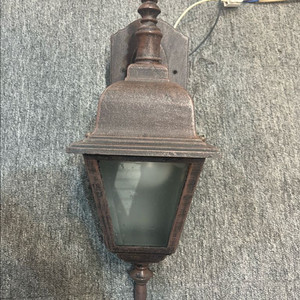 앤틱 스타일의 브론즈 벽등입니다 이미지