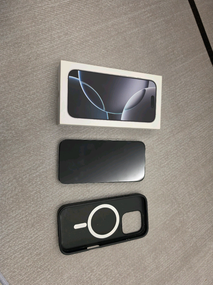 아이폰 16 Pro 화이트타늄 256GB 자급제 풀박스 애플케어포함(26년10월) 팜--1