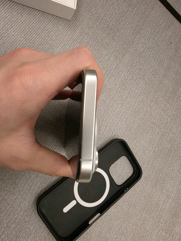 아이폰 16 Pro 화이트타늄 256GB 자급제 풀박스 애플케어포함(26년10월) 팜--3