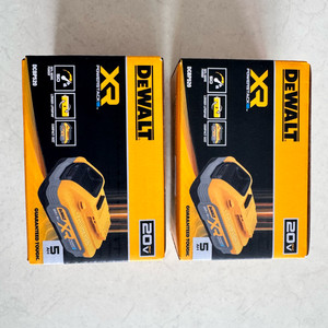 디월트 DCBP520 배터리 팝니다