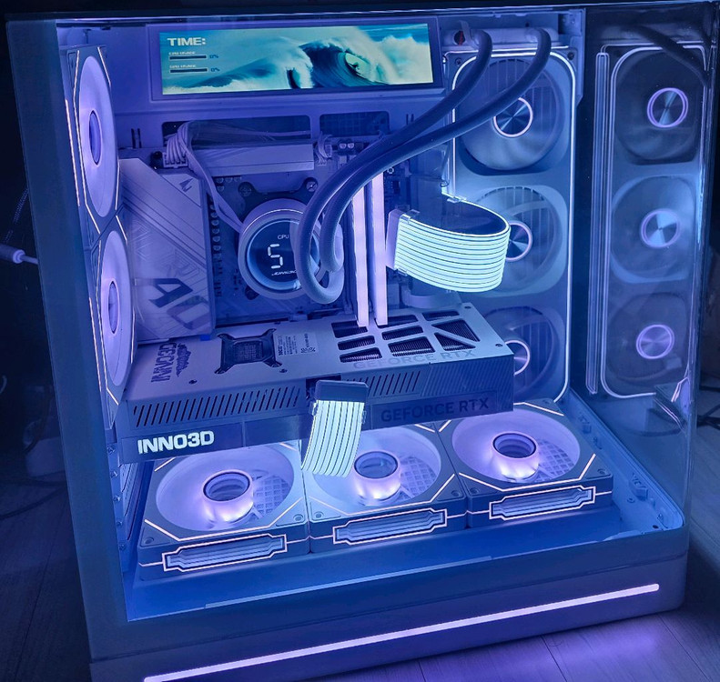라이젠7 9800X3D RTX5080 화이트 하이엔드PC 이미지