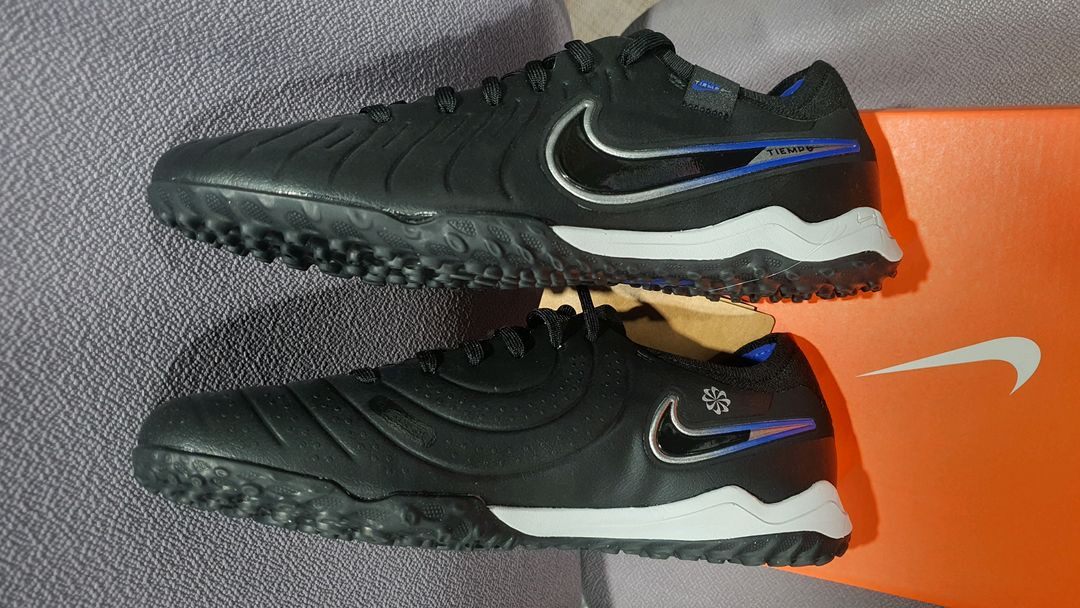 나이키 티엠포 10 프로 TF 판매합니다.--3