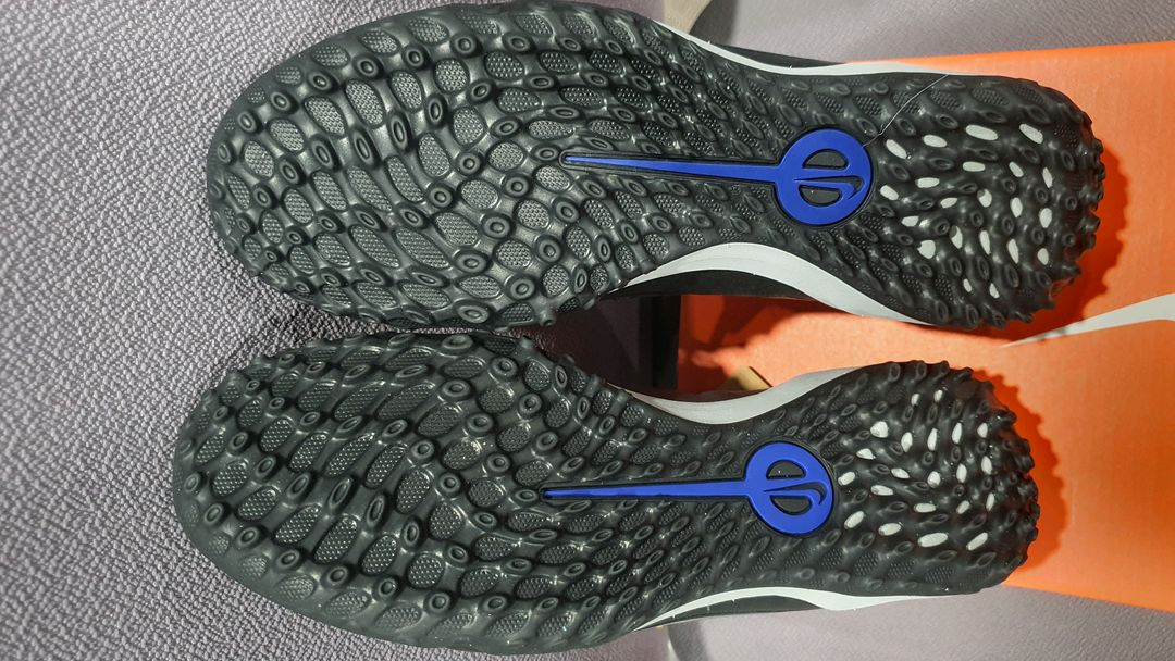 나이키 티엠포 10 프로 TF 판매합니다.--5