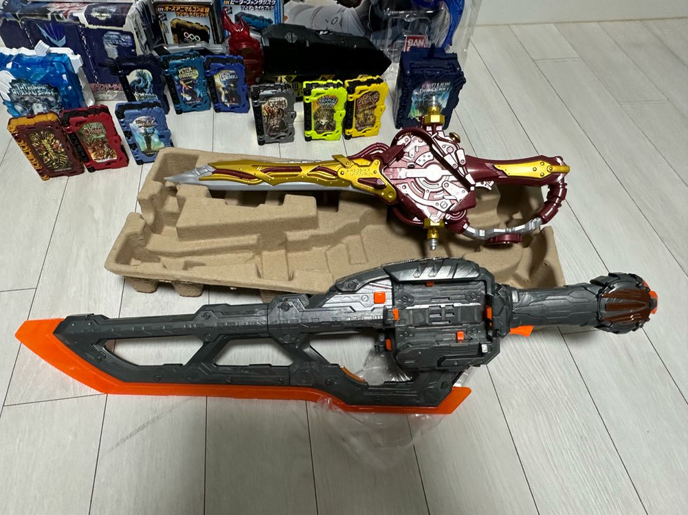 dx가면라이더 세이버 완구류(소드라이버,노로시,나가레,격토)--1