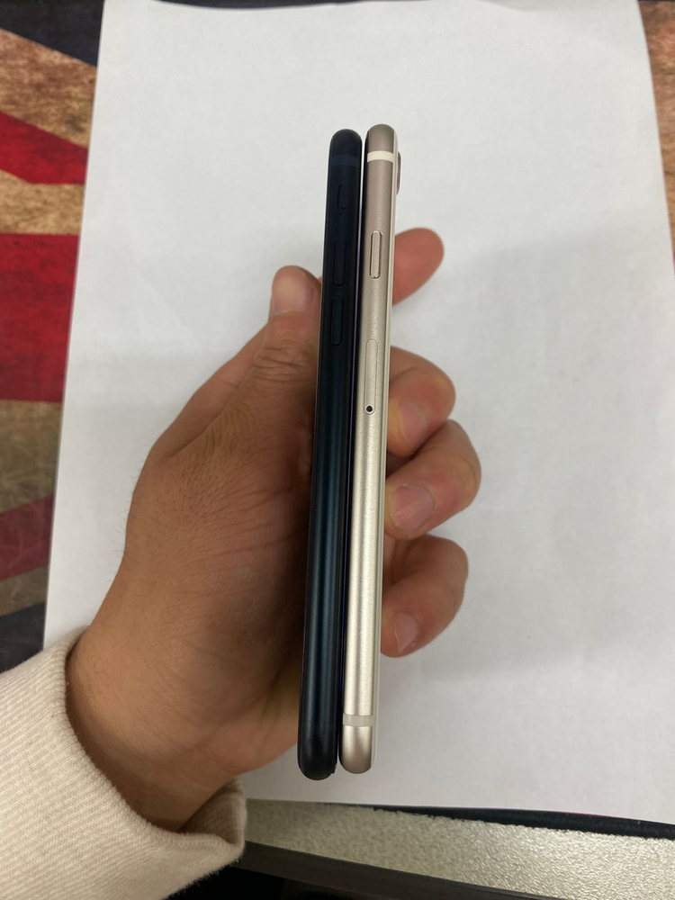 아이폰SE3 128GB 블랙/화이트 특SSS급 중고폰 배터리100% 메인폰 자녀폰 서브폰 세컨폰 이미지