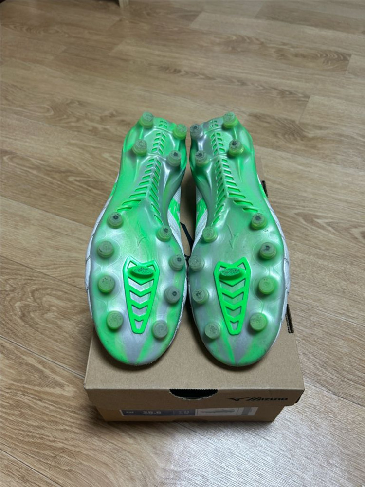 미즈노 모렐리아 네오 IV ELITE MD 255 이미지