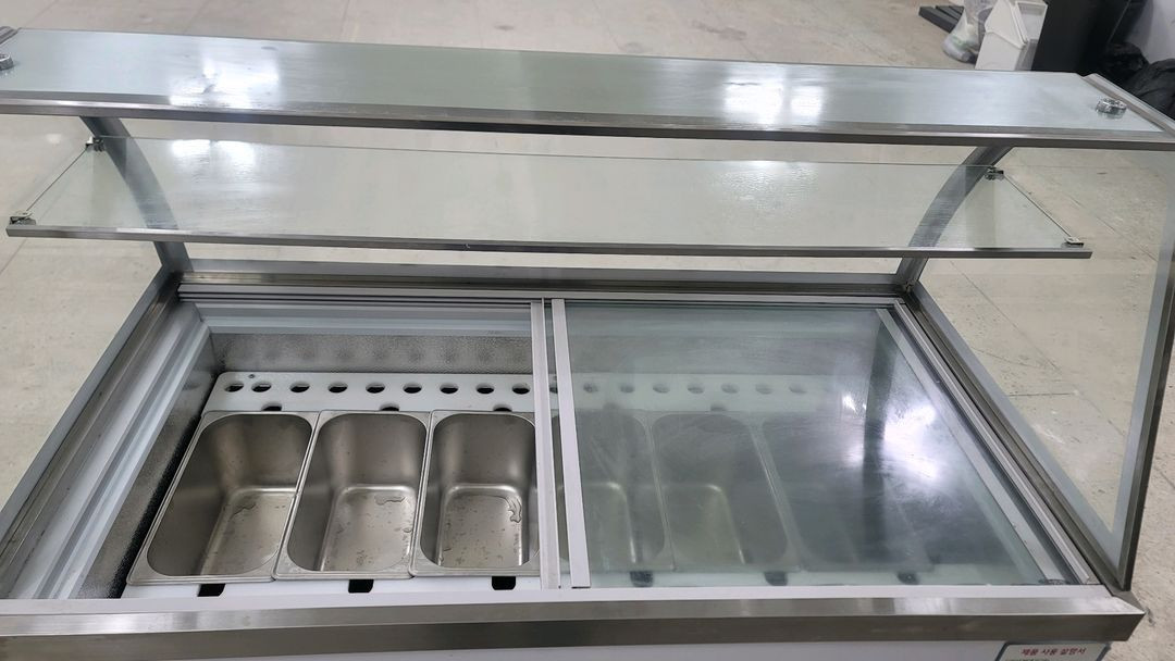 젤라또 아이스크림 냉동고 이미지