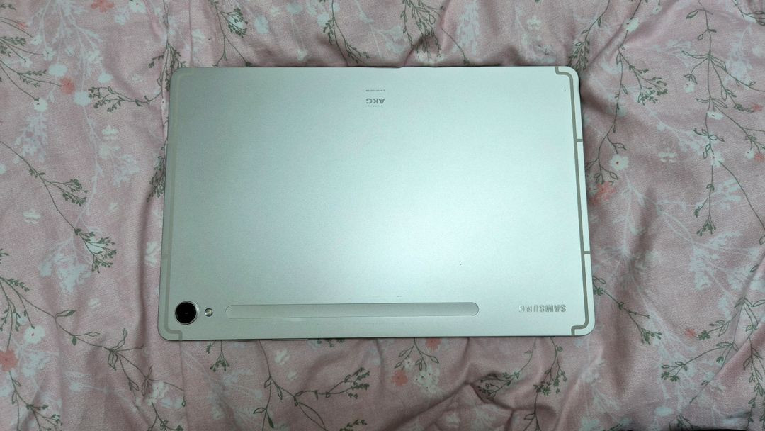 갤럭시탭 S9 wifi 128G 풀박스+새 필름 1장&커버케이스 싸게 팝니다(쿨거시 네고가능, 다음주에 글 내려요)--3