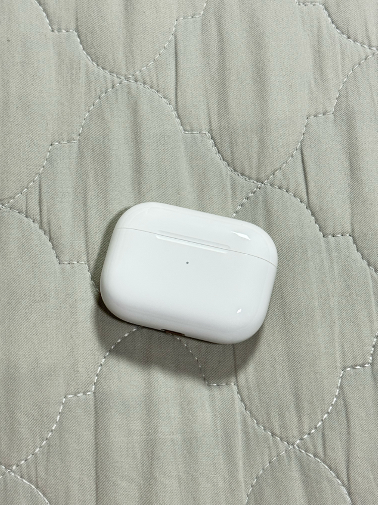 애플 에어팟프로 1세대 풀세트 완전 S급 판매합니다 (무선충전, 노이즈캔슬링)--1