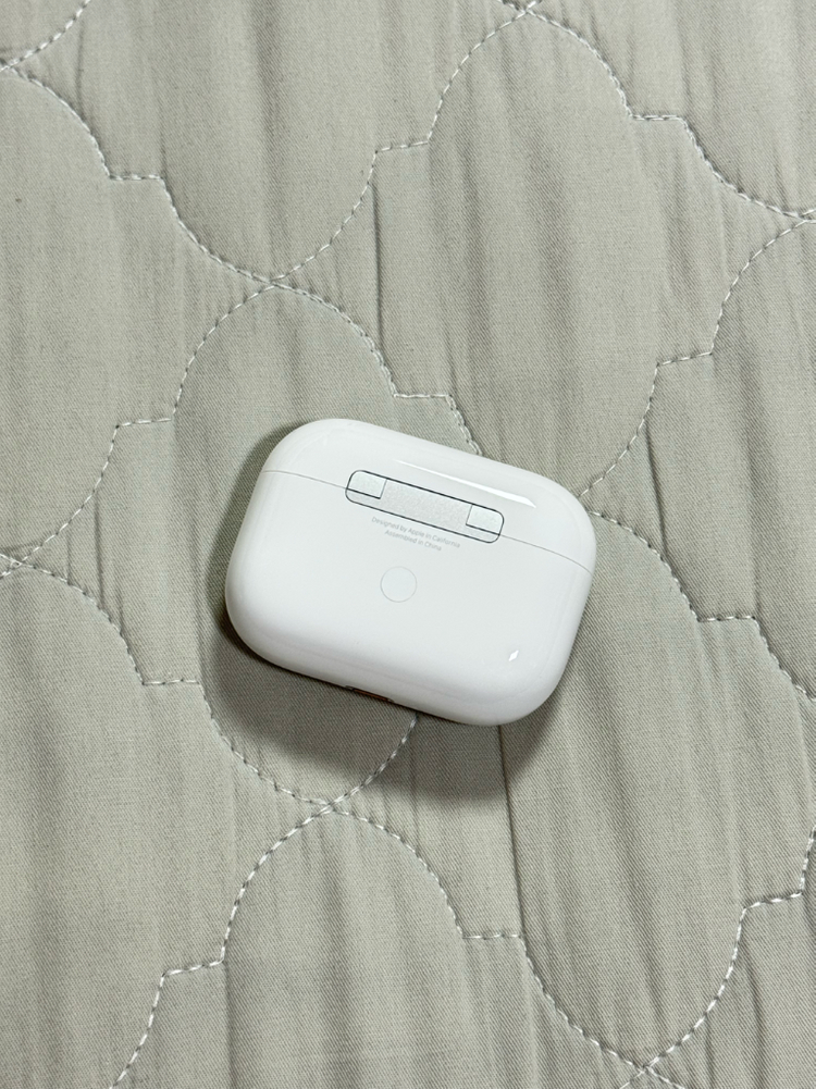 애플 에어팟프로 1세대 풀세트 완전 S급 판매합니다 (무선충전, 노이즈캔슬링)--3