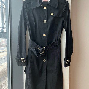 토리버치 트렌치코트 블랙 2사이즈(55KR) / 12만원