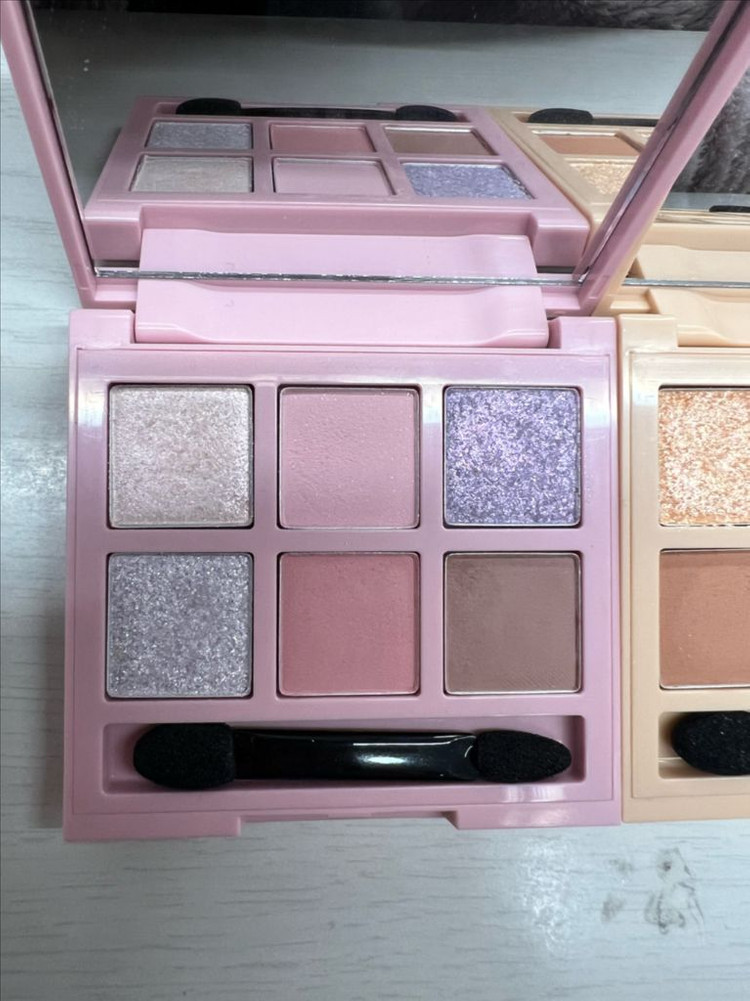 [일괄] 에뛰드 팔레트 플레이 컬러 아이즈 (BT21) 쿠키 온 탑, 뉴이어 파티--2