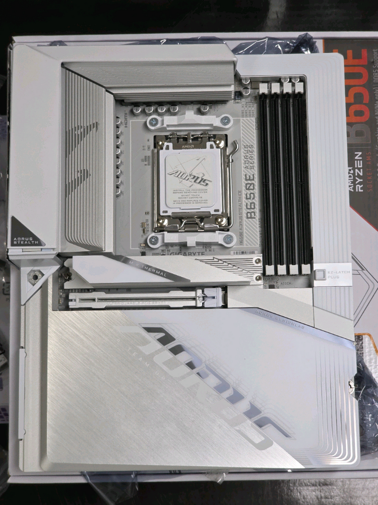 기가바이트 어로스 B650E STEALTH ICE 메인보드 새상품급--2