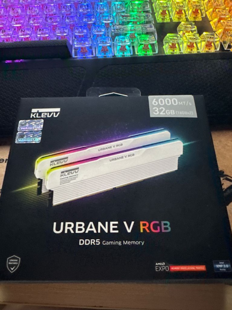 에센코어 클레브 klevv ddr5 6000 urbane v rgb 패키지 32gb--1