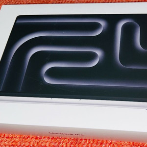 애플 M5 맥북 프로 pro 16인치 (2026년 최신형) 실버 24gb 1tb 18코어 20코어 미개봉 팝니다 이미지